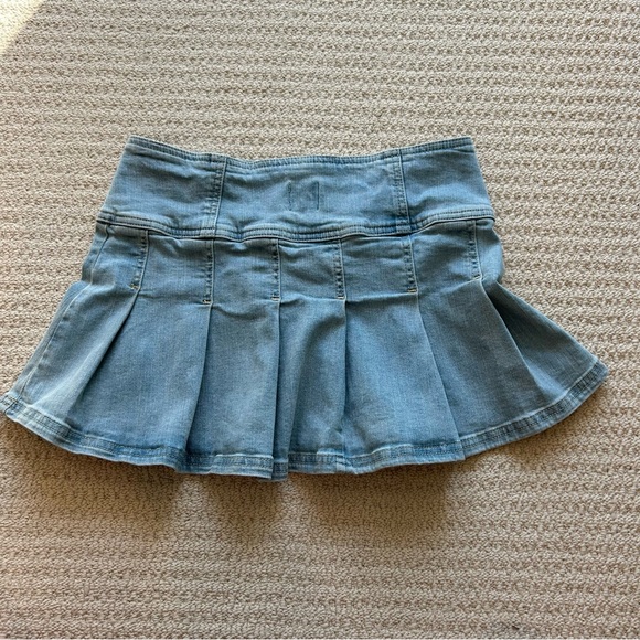 BDG Denim Pleated Mini Skirt - Picture 4 of 7
